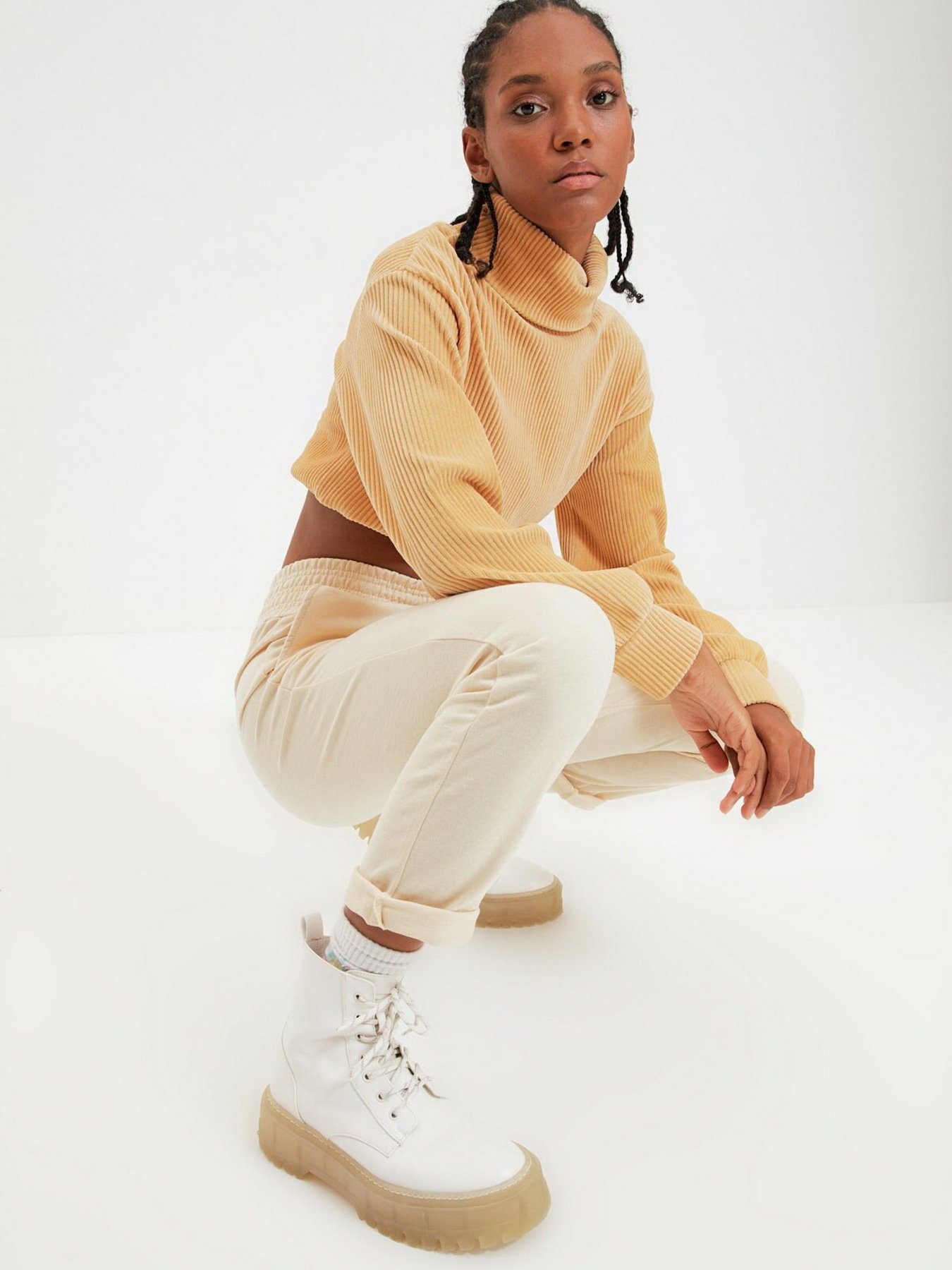 Штаны спортивные Trendyol модель TWOAW22EA0082/Tas Фото