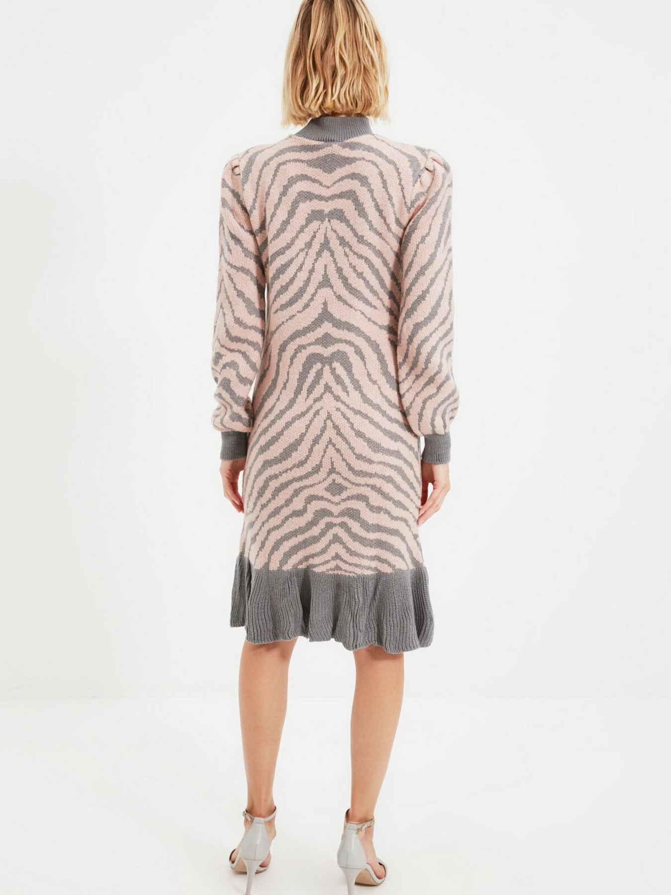 Платье миди Trendyol модель TWOAW22EL0018/Gri Фото