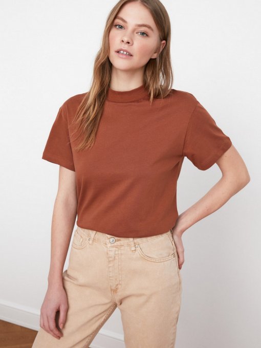 Футболки и поло Trendyol модель TWOAW20TS0096/Kahverengi Фото