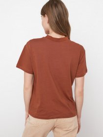 Футболки і поло Trendyol модель TWOAW20TS0096/Kahverengi Фото