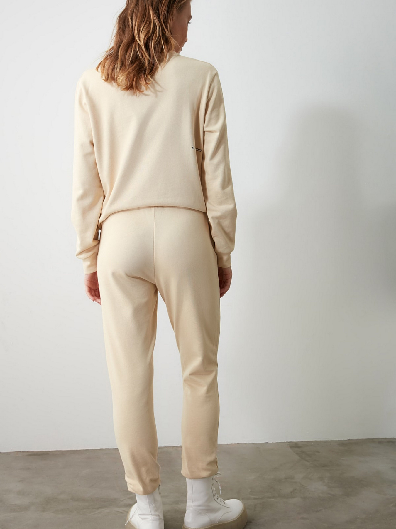 Штаны спортивные Trendyol модель TWOAW21EA0182/Bej Фото