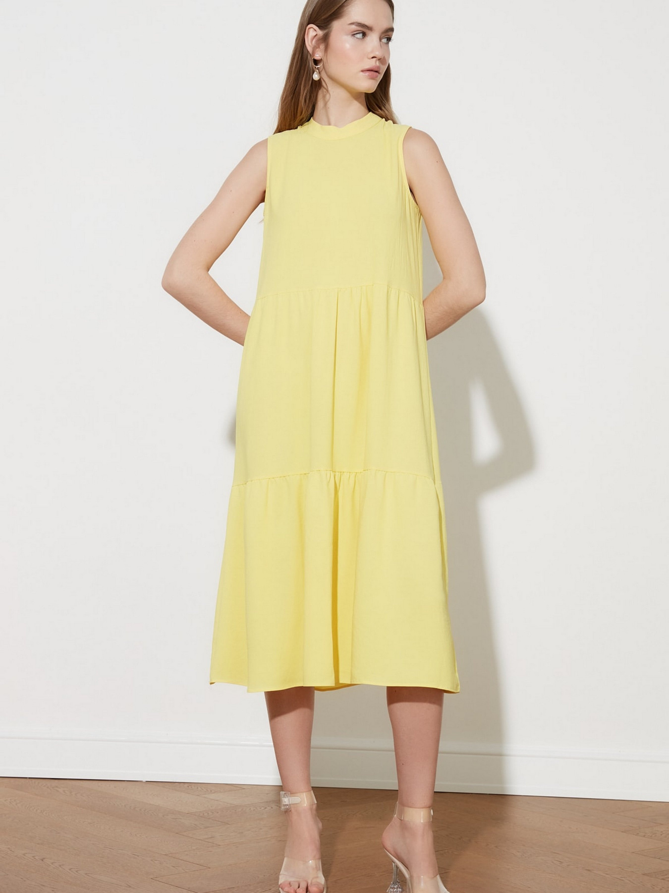 Платье миди Trendyol модель TWOSS20EL1864/Sari Фото