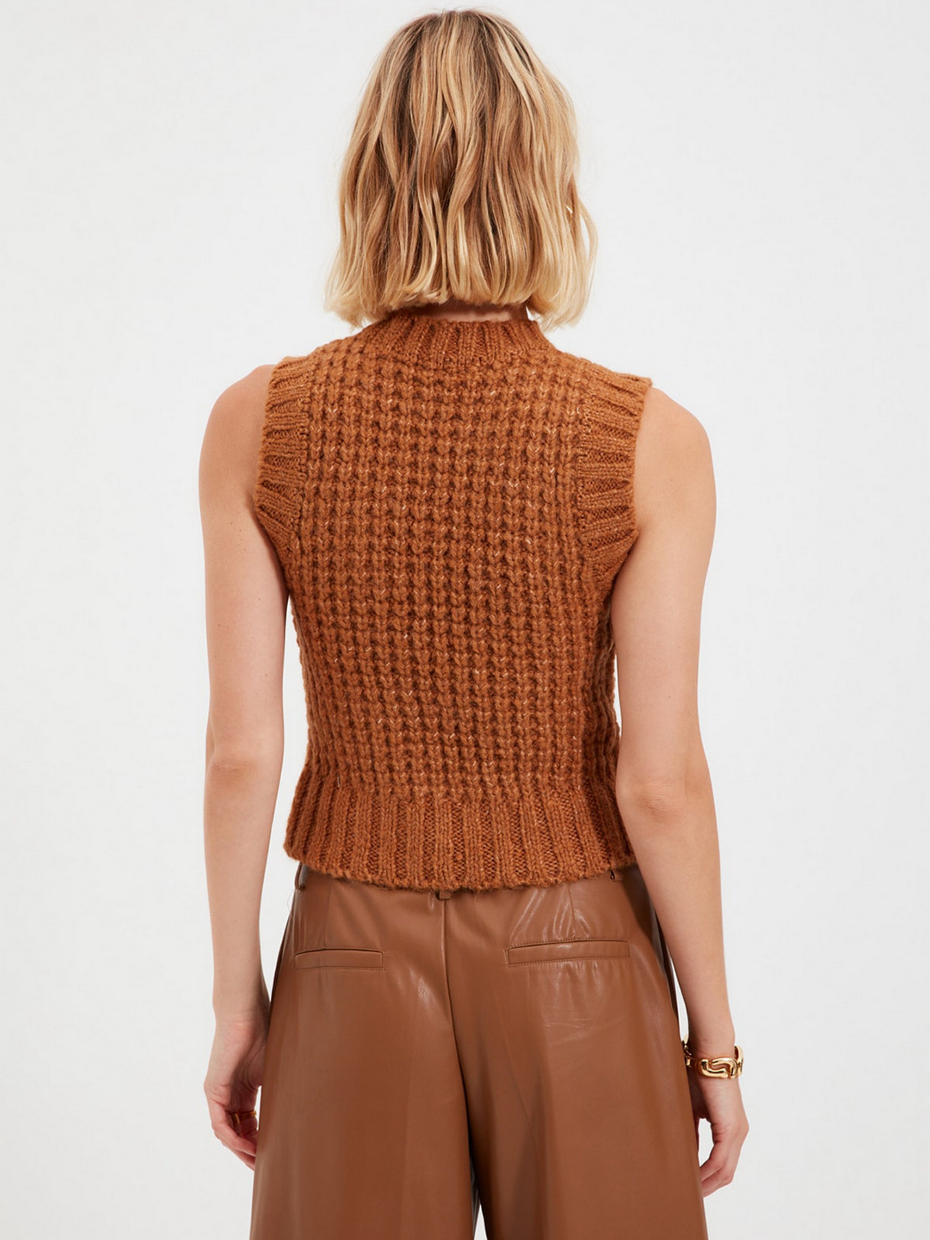 Жилет Trendyol модель TWOAW22BZ0002/Camel Жилет Trendyol модель TWOAW22BZ0002/Camel Фото