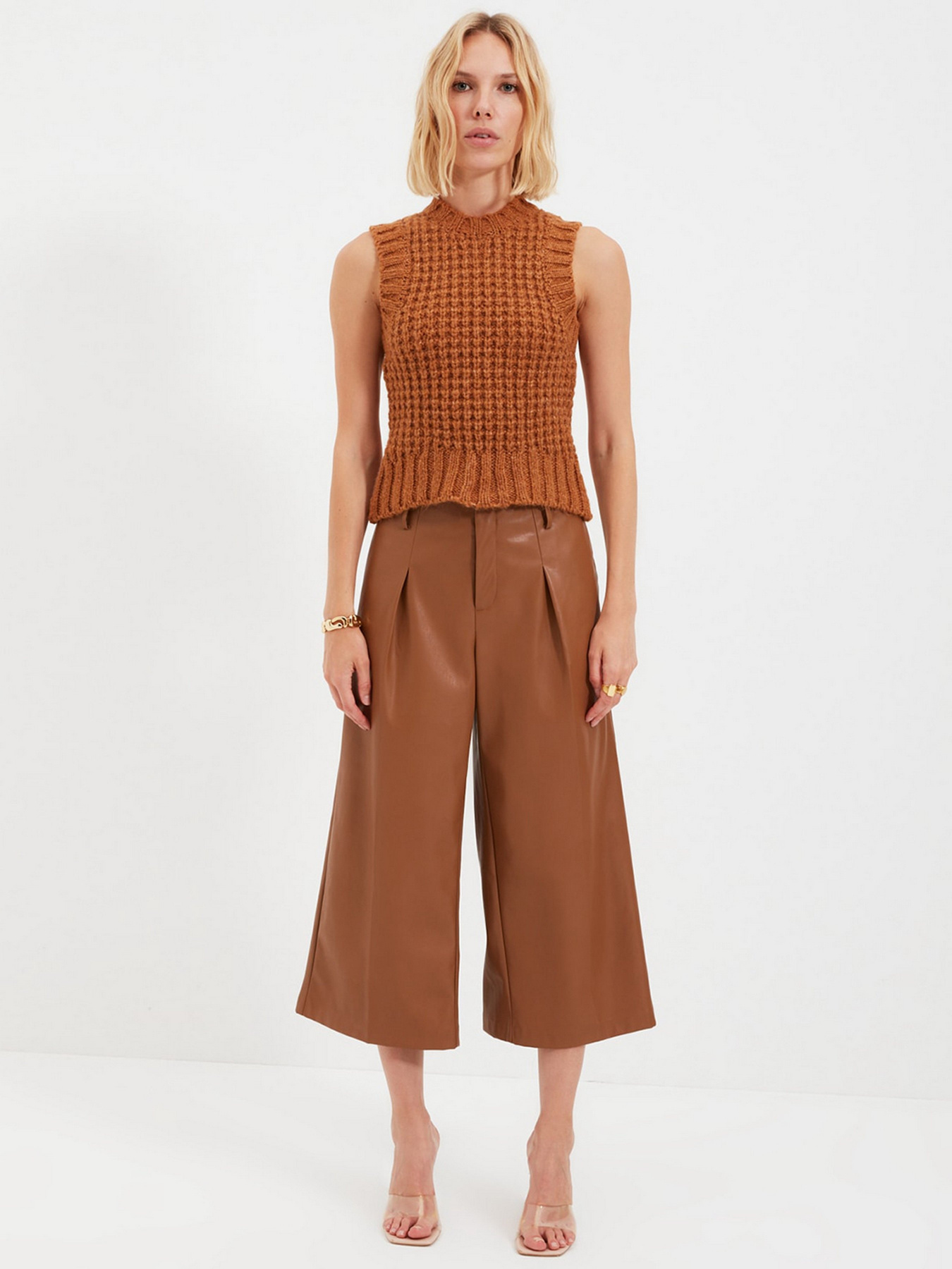 Жилет Trendyol модель TWOAW22BZ0002/Camel Жилет Trendyol модель TWOAW22BZ0002/Camel Фото