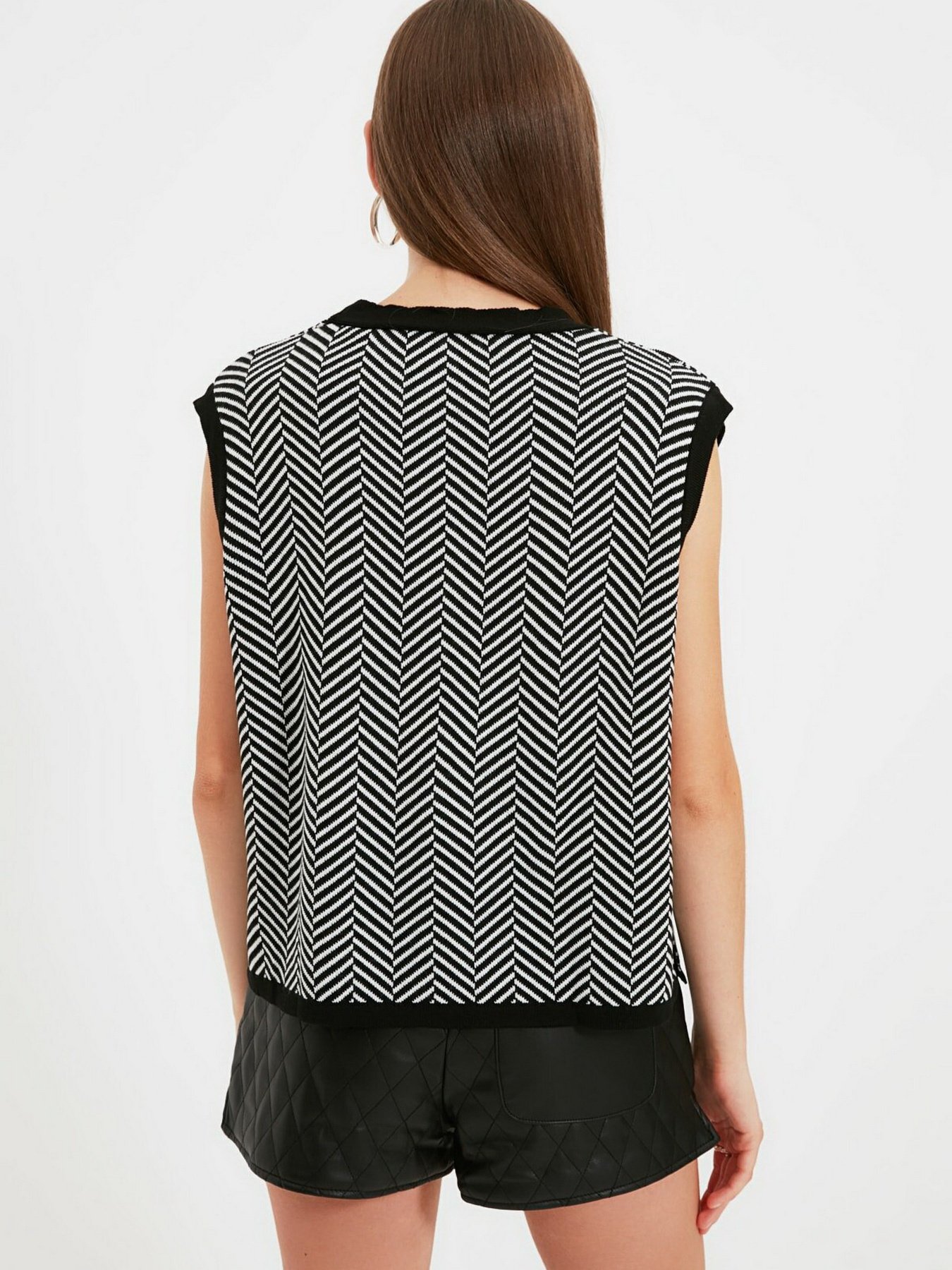 Жилет Trendyol модель TWOAW22HI0427/Siyah Фото