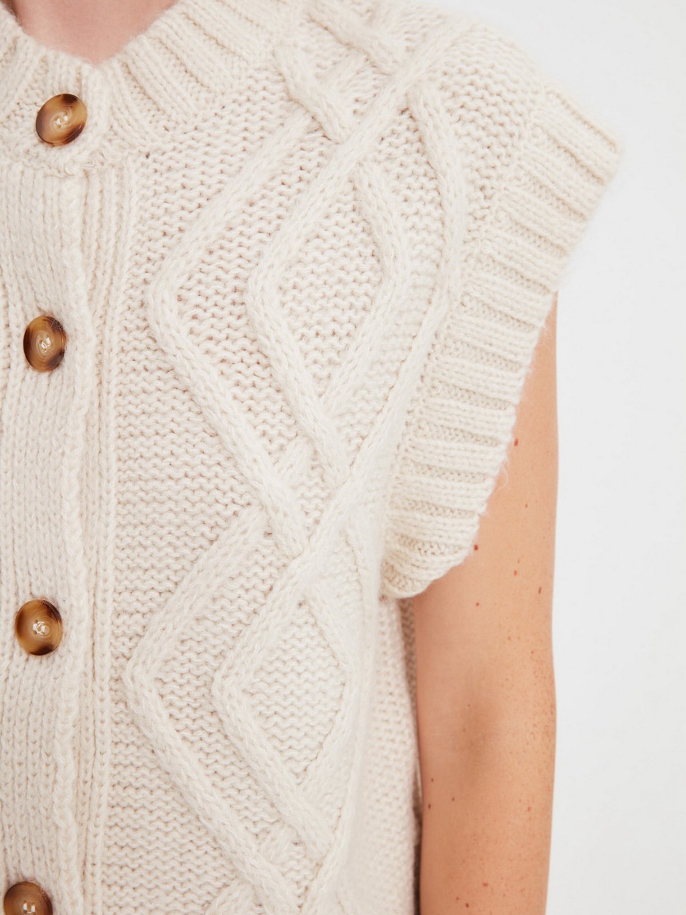 Жилет Trendyol модель TWOAW22BZ0017/Ekru Жилет Trendyol модель TWOAW22BZ0017/Ekru Фото