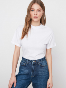 Футболки і поло Trendyol модель TWOAW20TS0096/Beyaz Фото