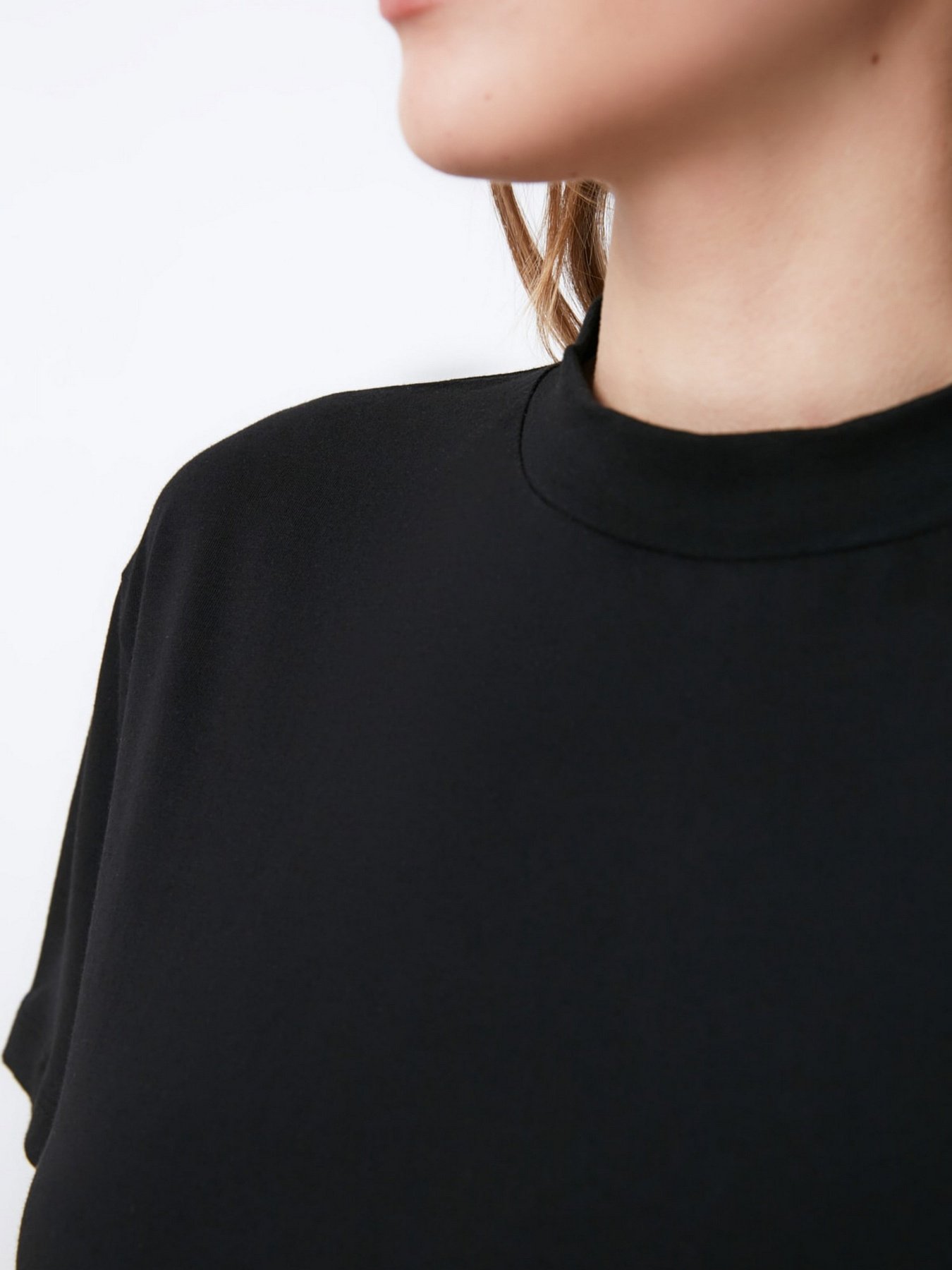 Футболки и поло Trendyol модель TWOAW20TS0096/Siyah Футболки и поло Trendyol модель TWOAW20TS0096/Siyah Фото