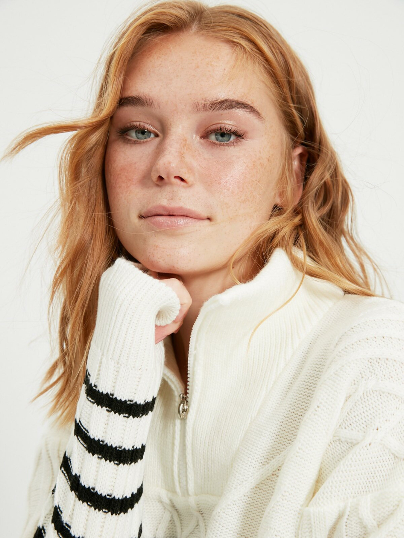 Джемпер Trendyol модель TWOAW22KZ0020/Ekru Фото