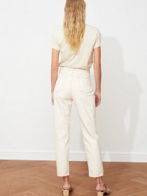 Джинсы Trendyol модель TWOSS20JE0200/Ekru Фото