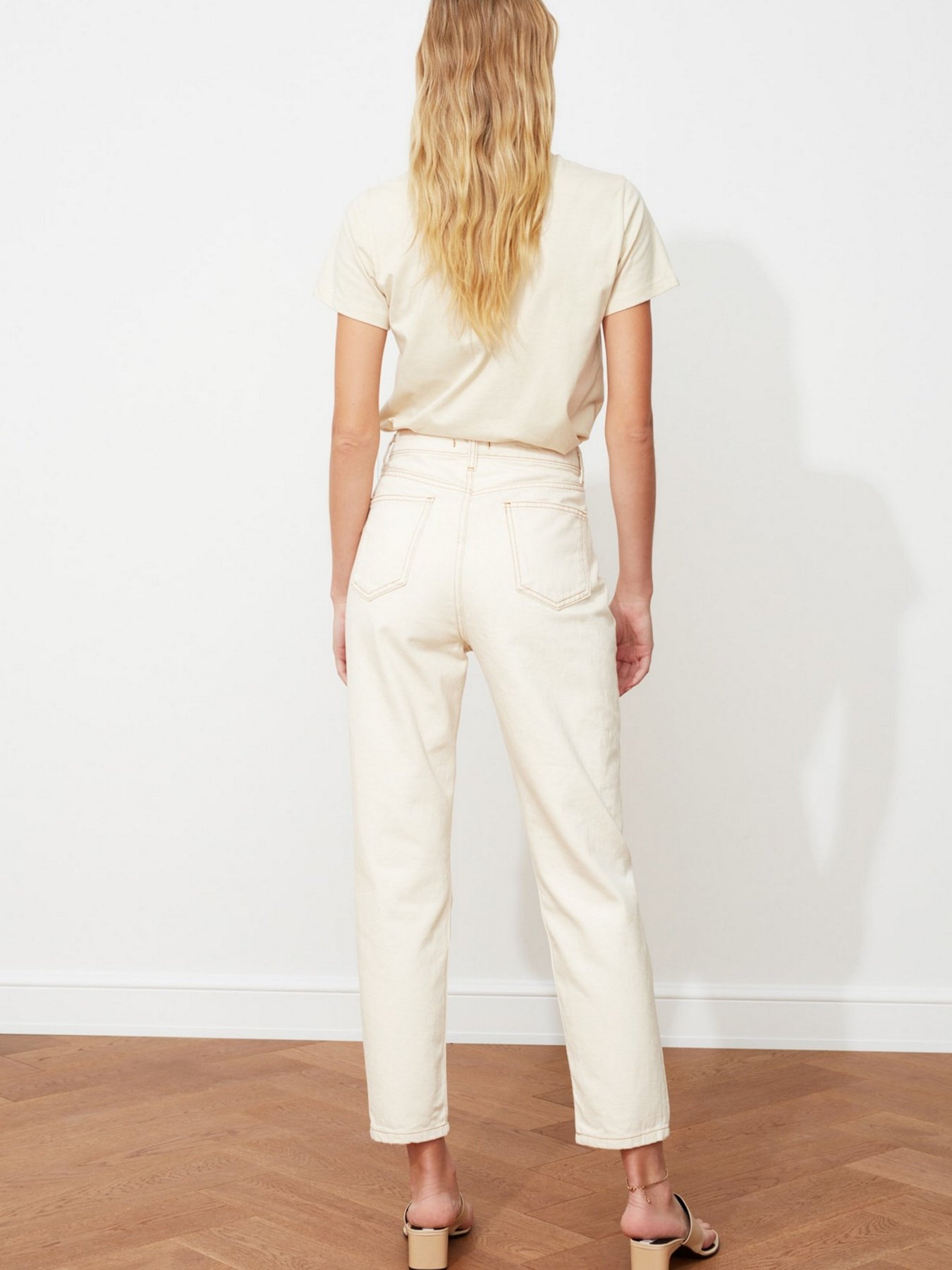 Джинсы Trendyol модель TWOSS20JE0200/Ekru Фото