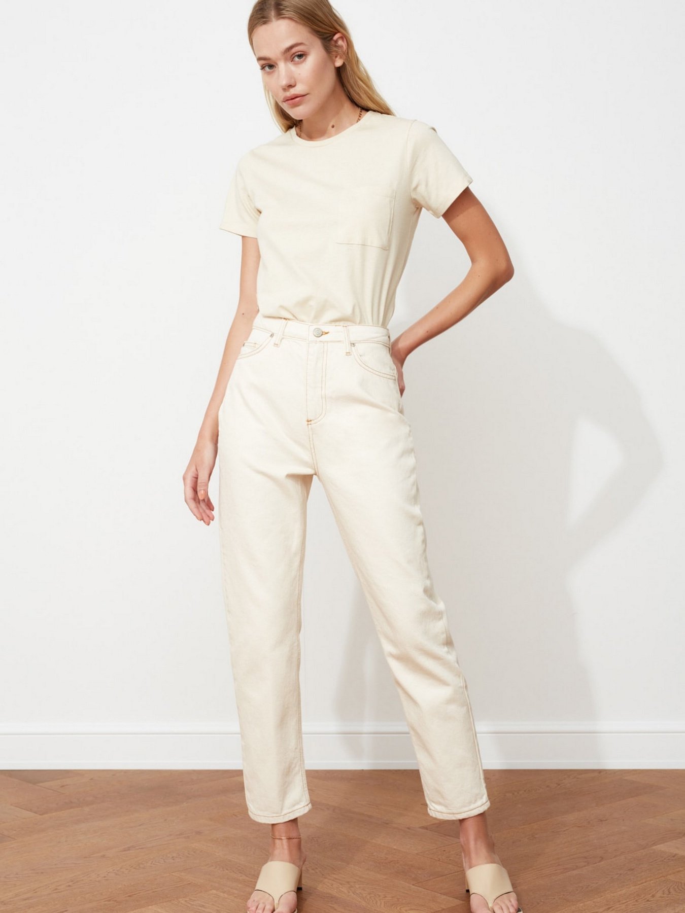 Джинсы Trendyol модель TWOSS20JE0200/Ekru Фото