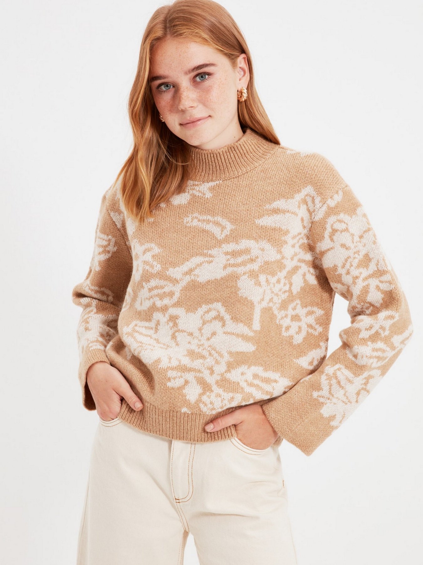 Джемпер Trendyol модель TWOAW22KZ0227/Ekru Джемпер Trendyol модель TWOAW22KZ0227/Ekru Фото