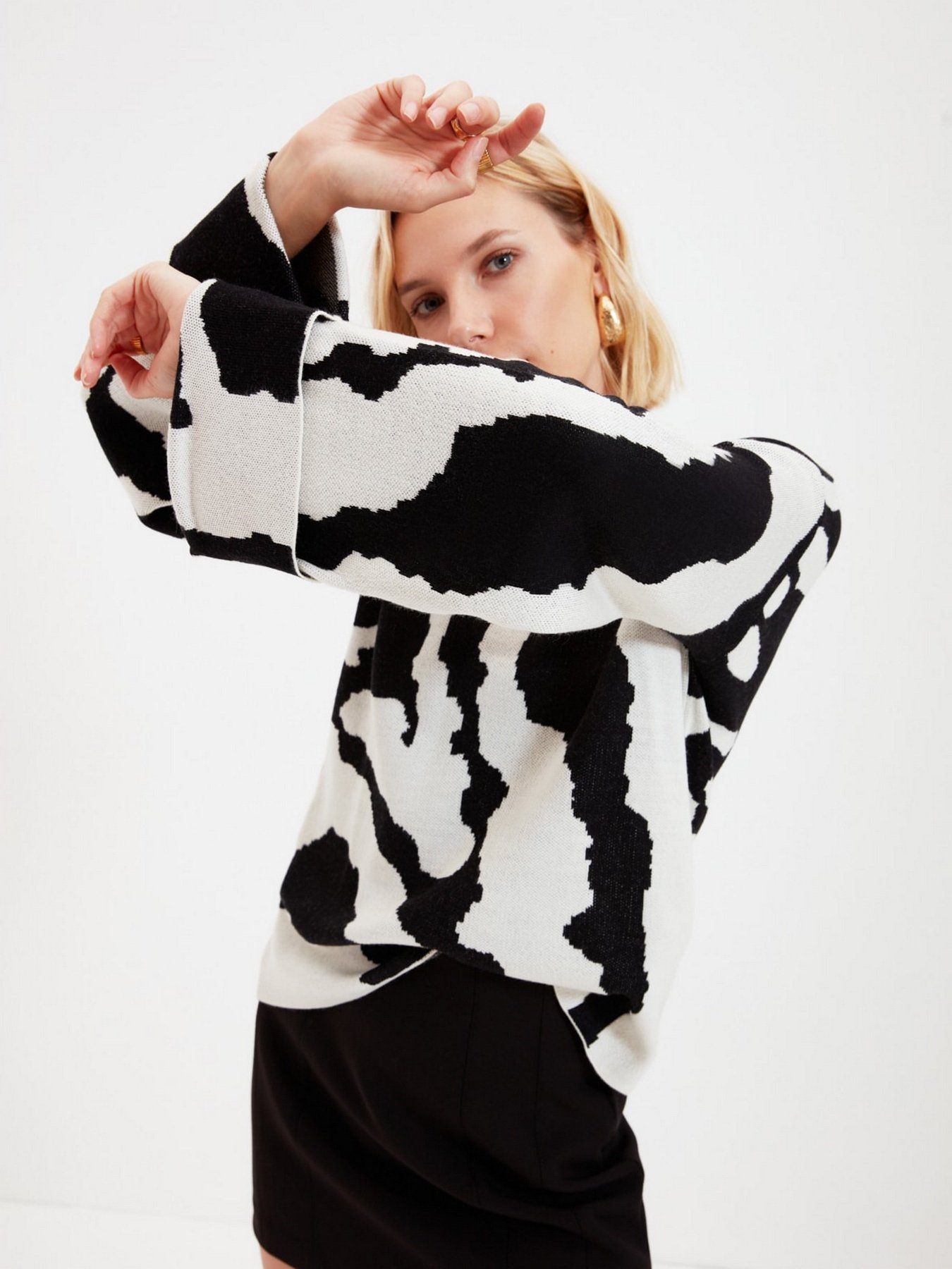 Джемпер Trendyol модель TWOAW22KZ0229/Siyah Фото