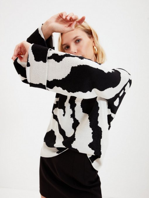 Джемпер Trendyol модель TWOAW22KZ0229/Siyah Фото