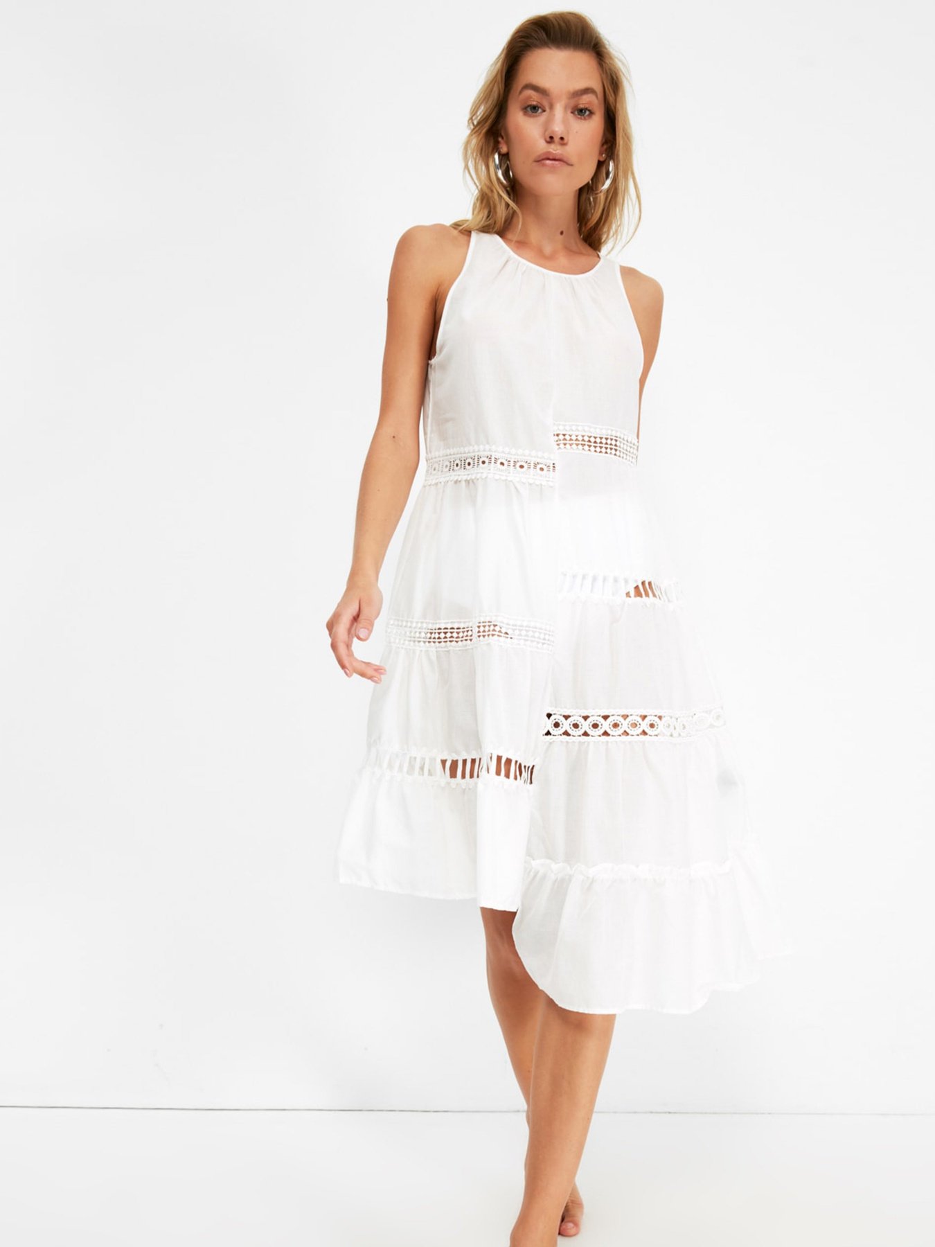 Сукня міді Trendyol модель TBESS21EL3864/Beyaz Фото