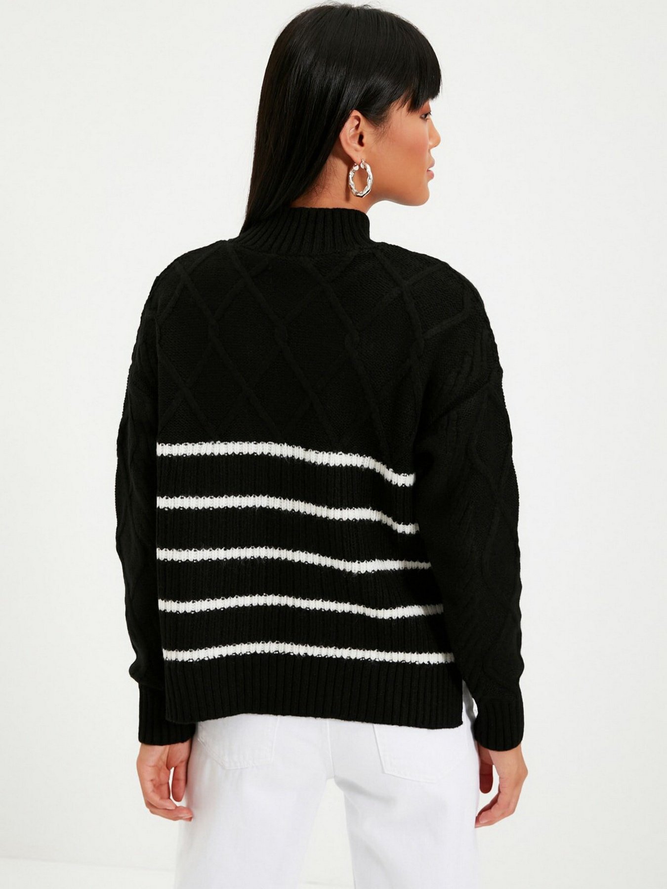 Джемпер Trendyol модель TWOAW22KZ0462/Siyah Фото