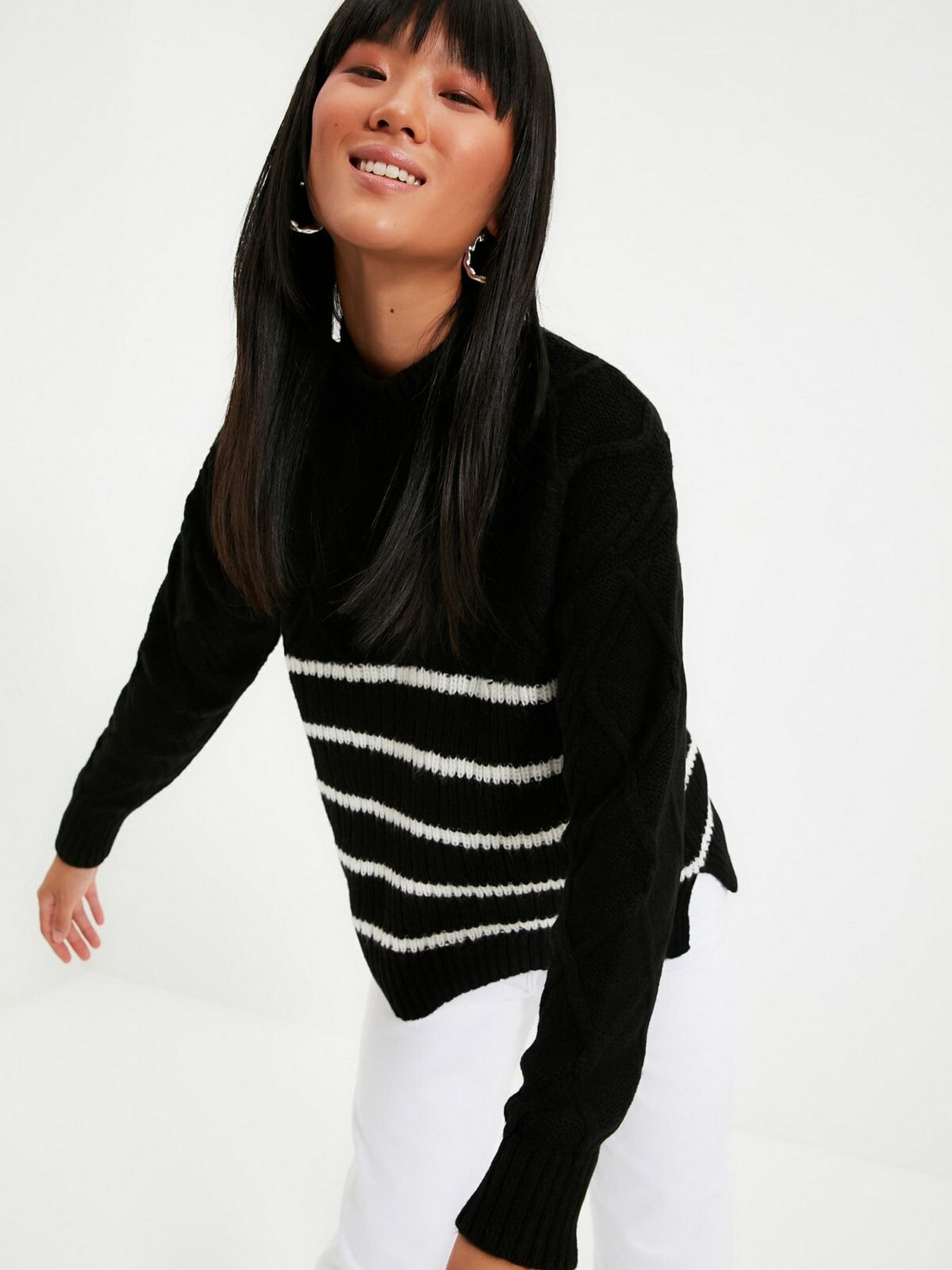 Джемпер Trendyol модель TWOAW22KZ0462/Siyah Фото