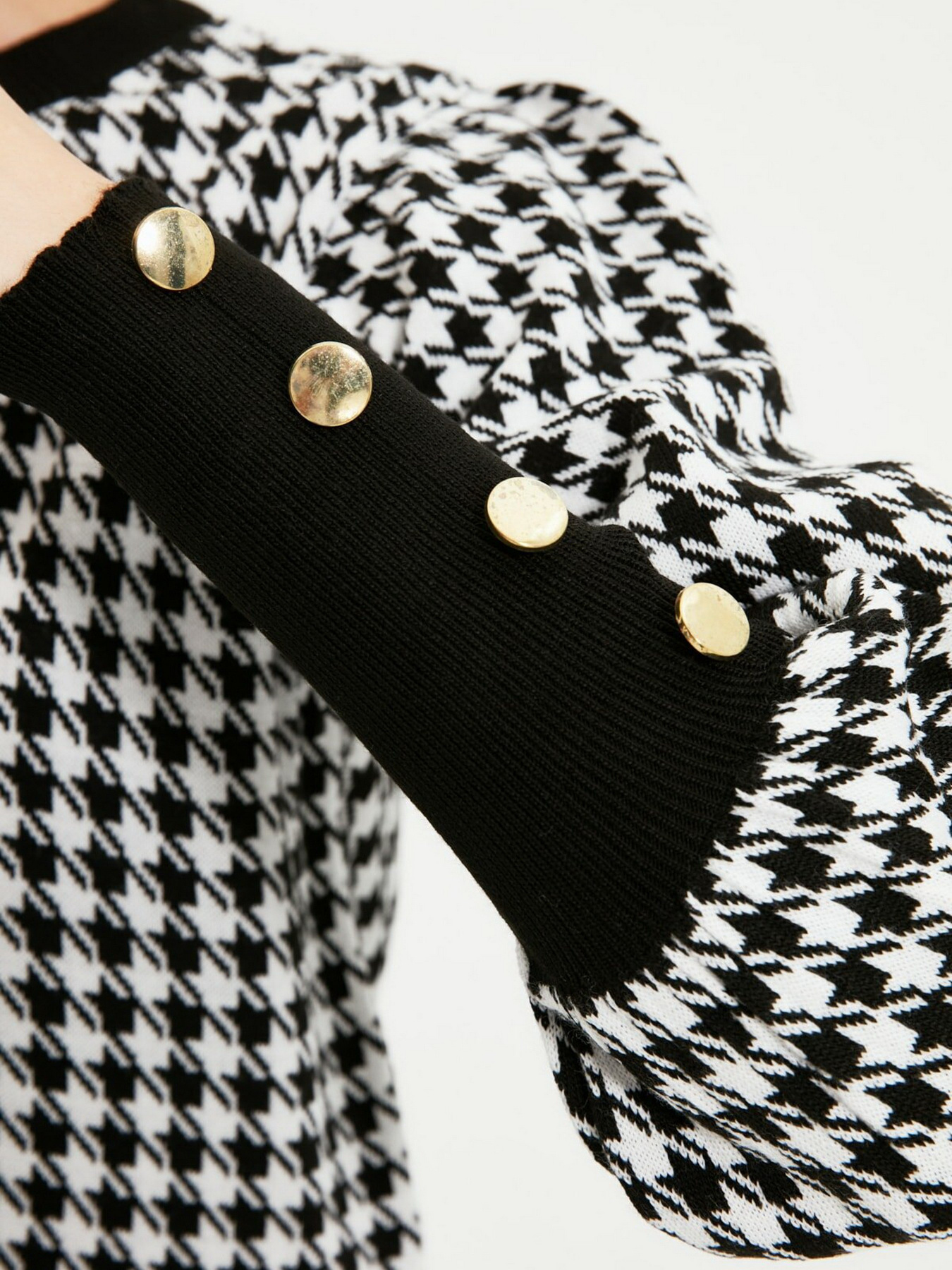 Джемпер Trendyol модель TWOAW22KZ0529/Siyah Фото