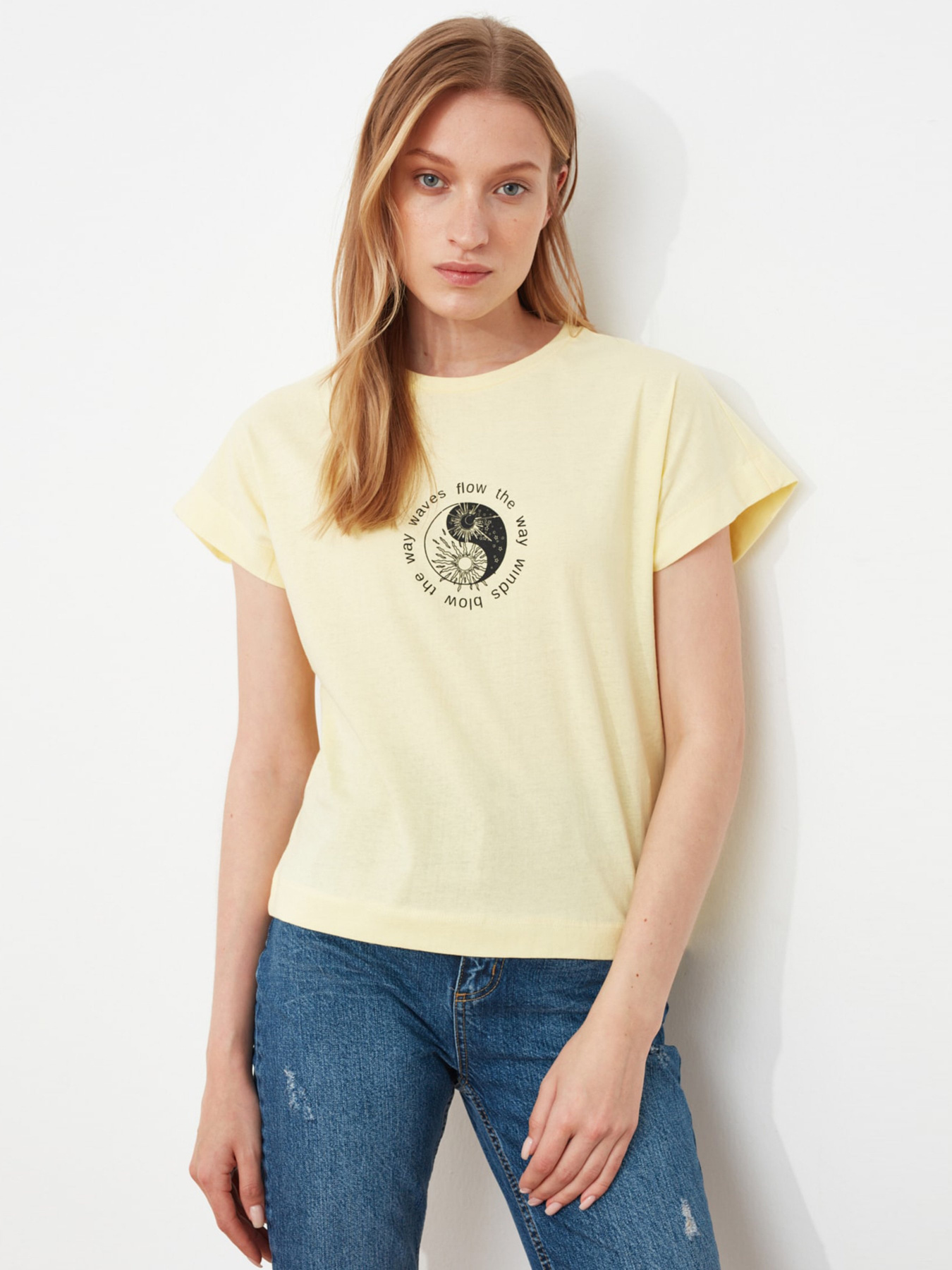 Футболка Trendyol модель TWOSS21TS1721/Sarı Фото