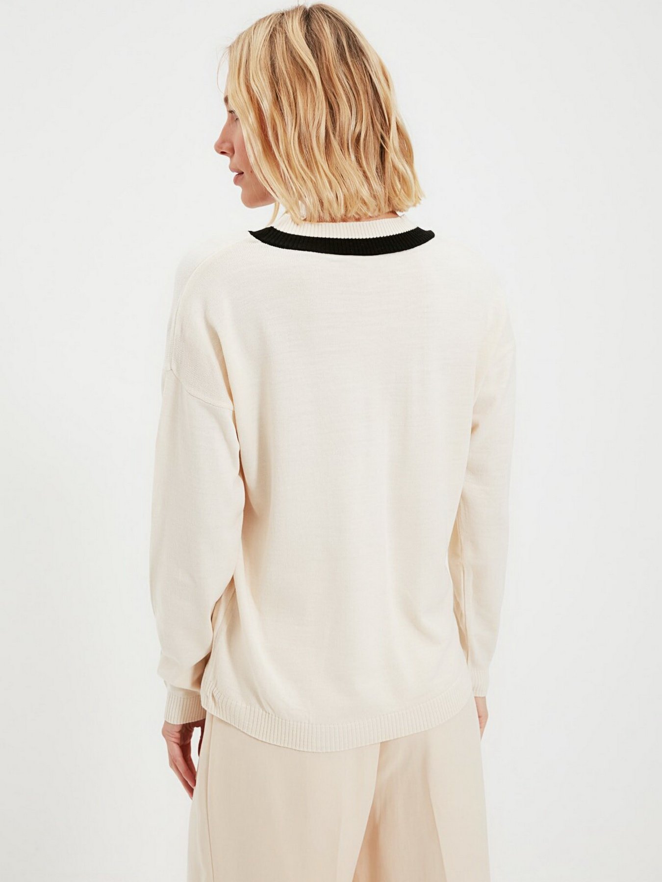 Джемпер Trendyol модель TWOAW22KZ0975/Ekru Фото
