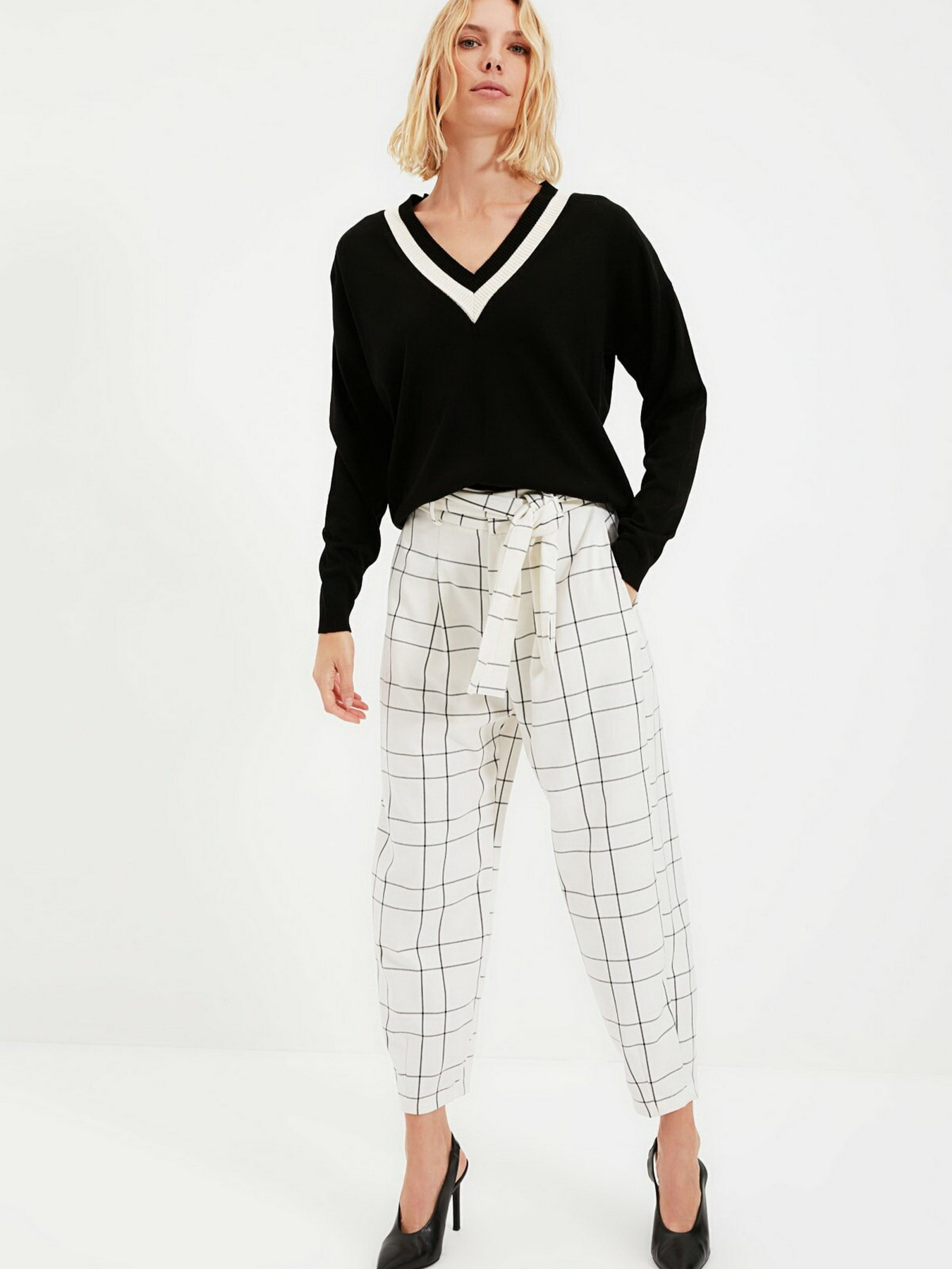 Джемпер Trendyol модель TWOAW22KZ0975/Siyah Фото