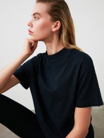 Футболки и поло Trendyol модель TWOAW20TS0096/Lacivert Фото