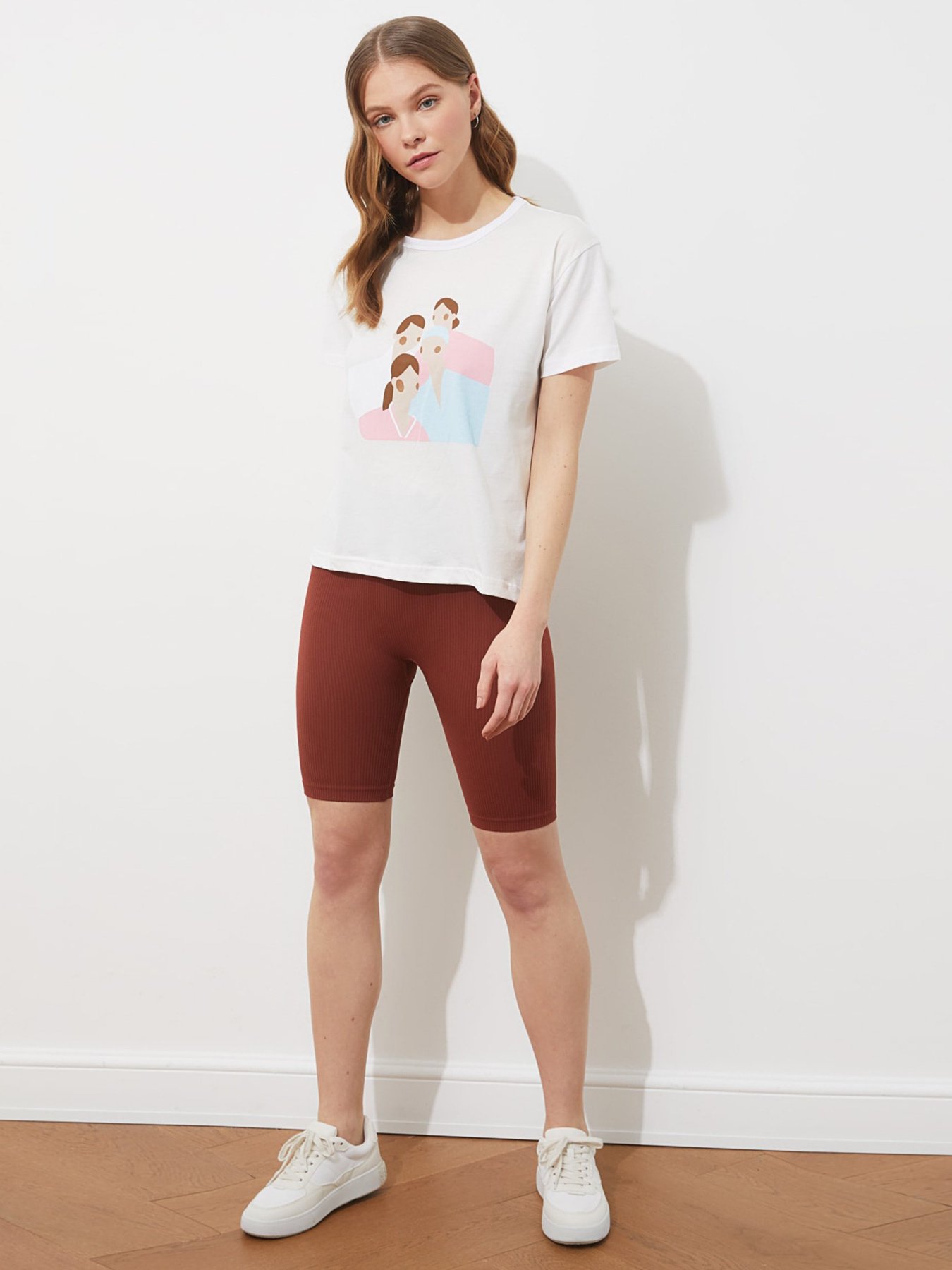 Футболка Trendyol модель TWOSS21TS2548/Beyaz Фото