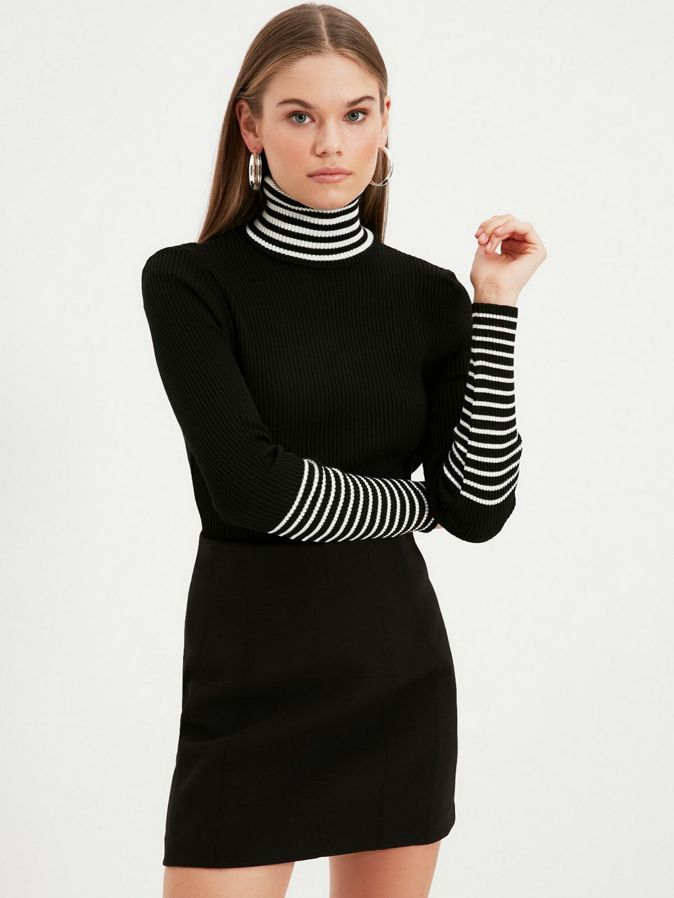 Джемпер Trendyol модель TWOAW22KZ1251/Siyah Фото