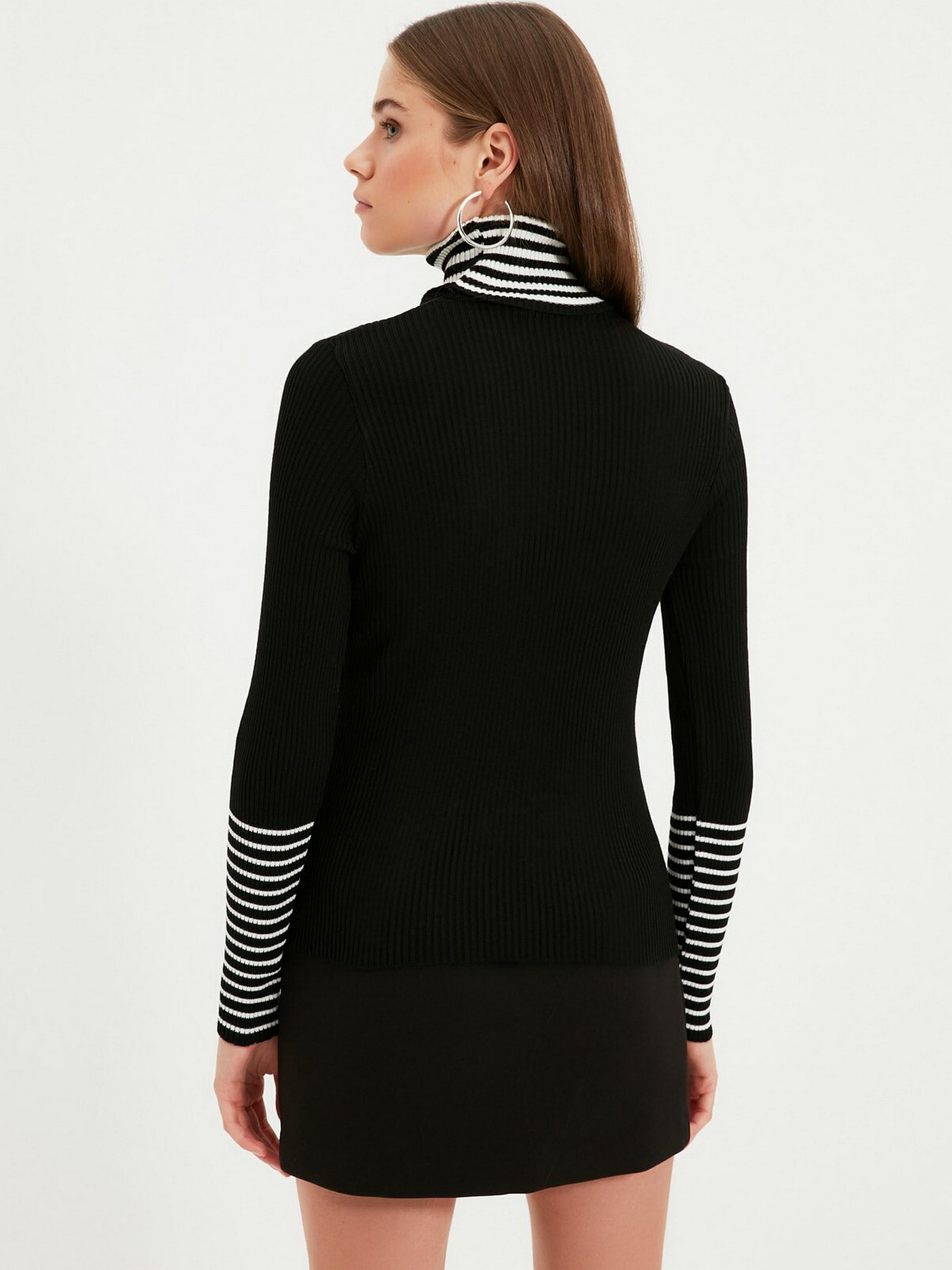 Джемпер Trendyol модель TWOAW22KZ1251/Siyah Джемпер Trendyol модель TWOAW22KZ1251/Siyah Фото