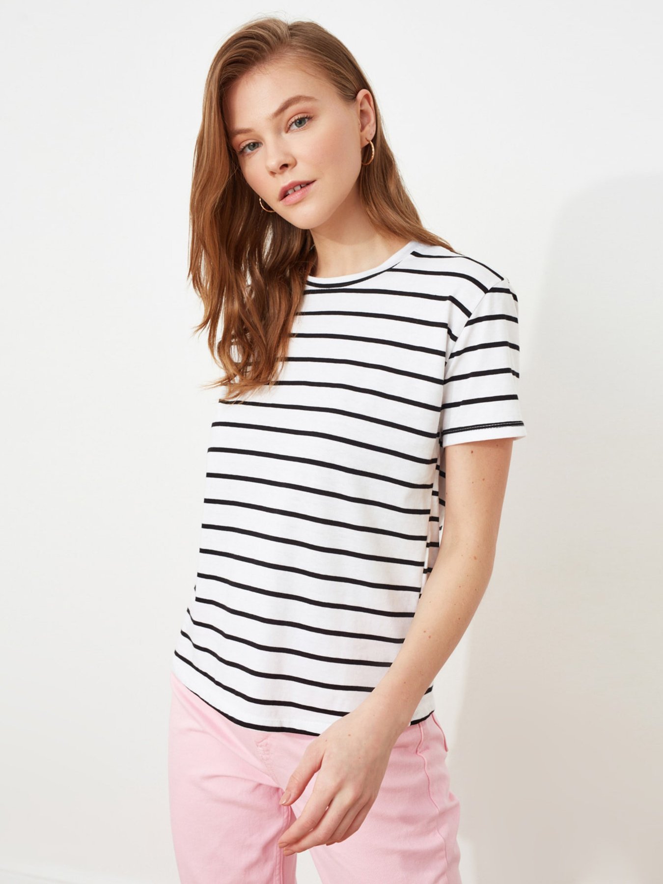 Футболка Trendyol модель TWOSS21TS3091/Beyaz Футболка Trendyol модель TWOSS21TS3091/Beyaz Фото