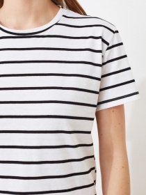 Футболка Trendyol модель TWOSS21TS3091/Beyaz Футболка Trendyol модель TWOSS21TS3091/Beyaz Фото