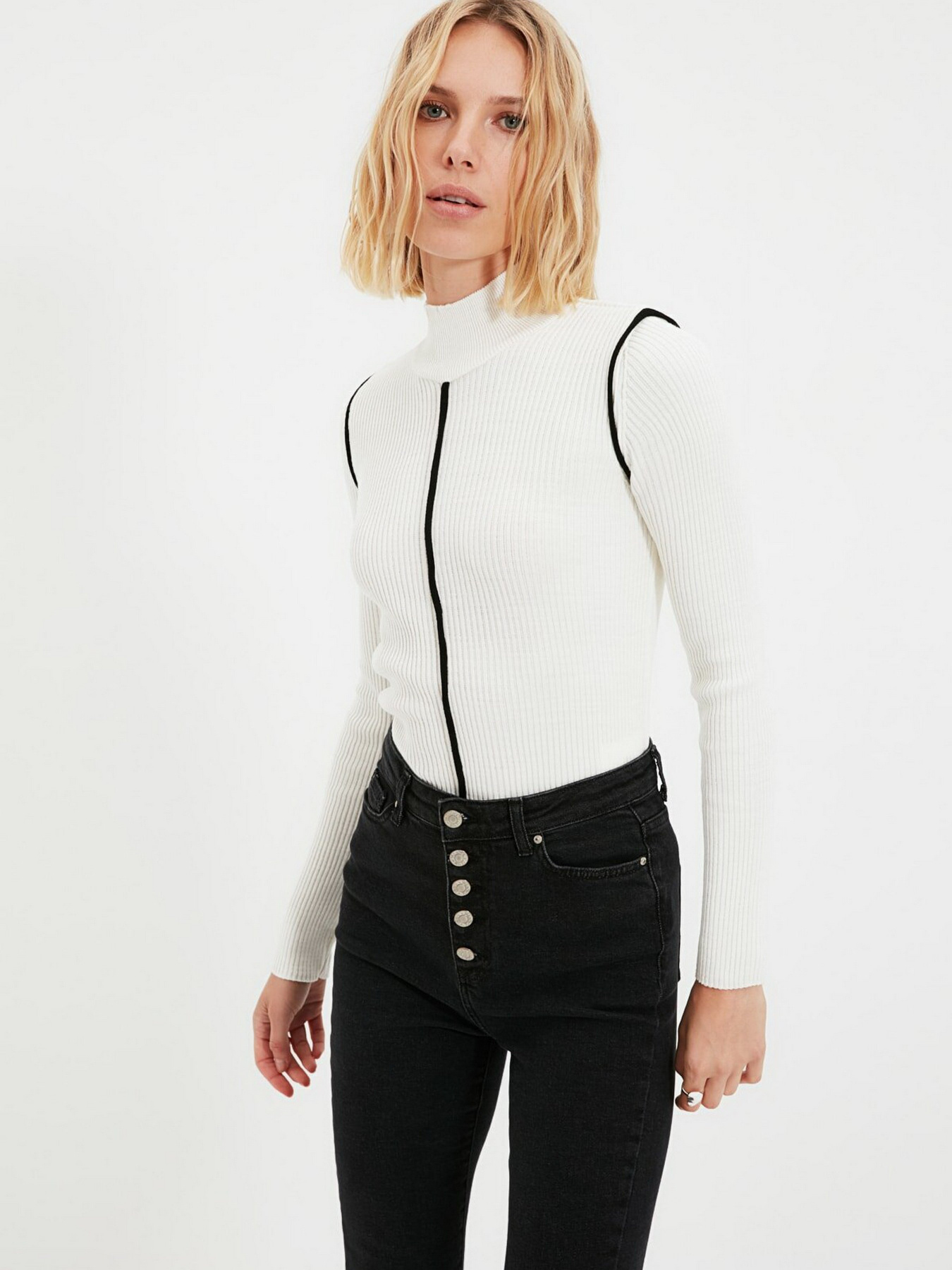 Джемпер Trendyol модель TWOAW22KZ1477/Ekru Джемпер Trendyol модель TWOAW22KZ1477/Ekru Фото