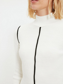 Джемпер Trendyol модель TWOAW22KZ1477/Ekru Джемпер Trendyol модель TWOAW22KZ1477/Ekru Фото