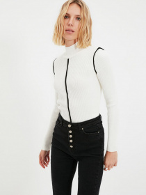 Джемпер Trendyol модель TWOAW22KZ1477/Ekru Джемпер Trendyol модель TWOAW22KZ1477/Ekru Фото