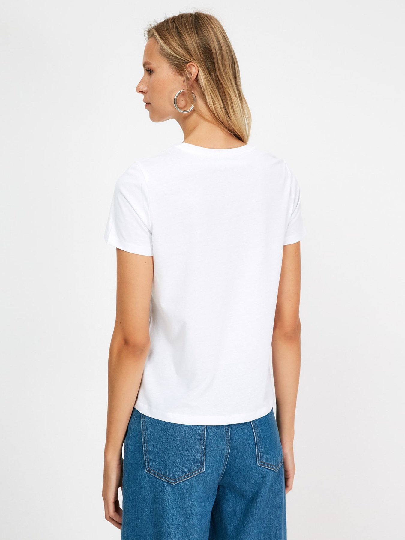 Футболка Trendyol модель TWOSS21TS3781/Beyaz Фото