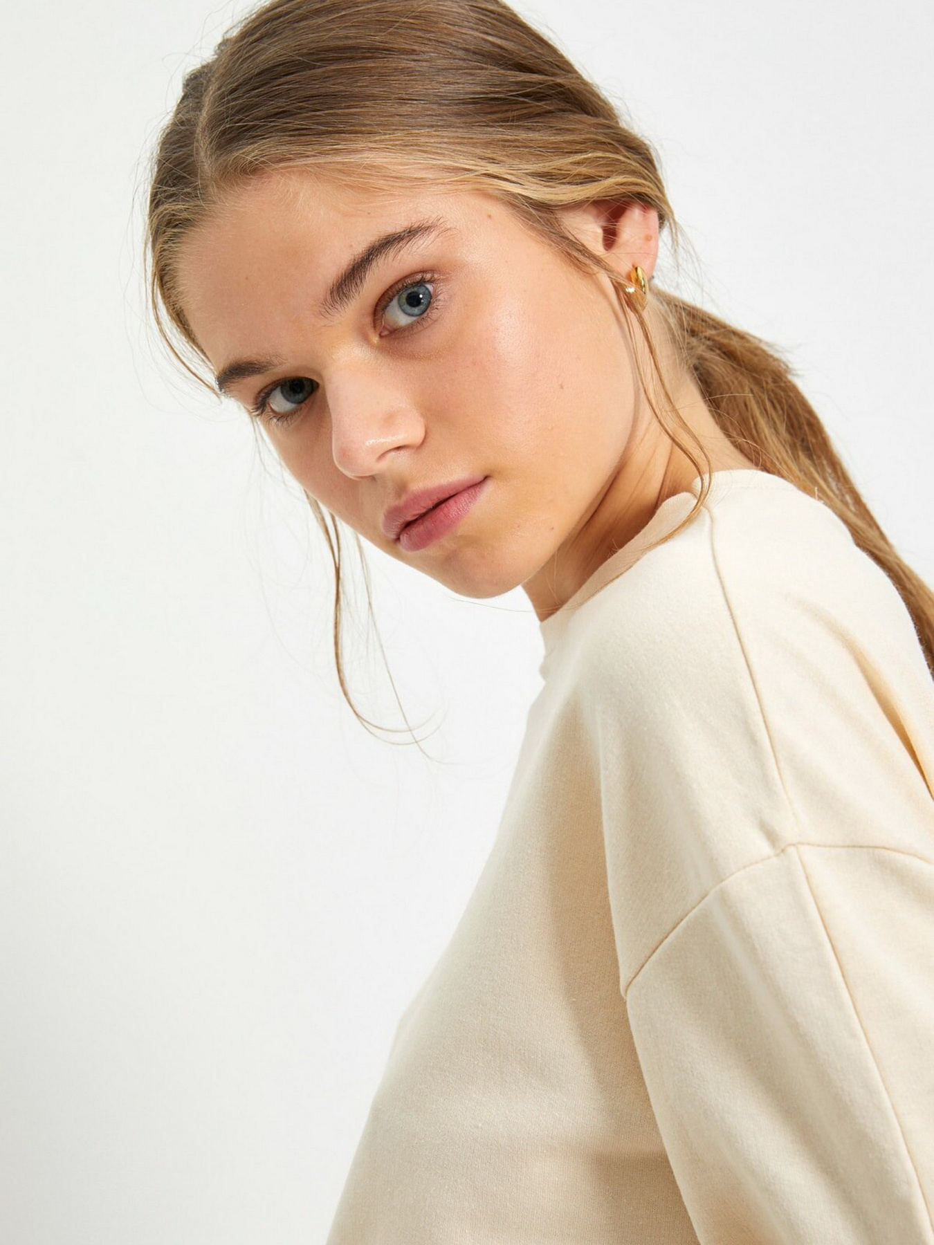 Свитшот Trendyol модель TWOAW22SW0393/Bej Фото