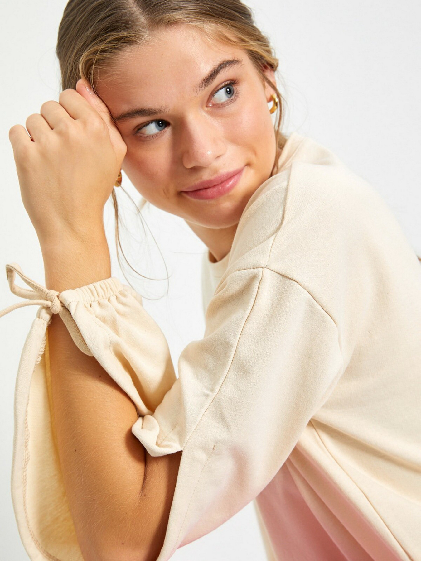 Свитшот Trendyol модель TWOAW22SW0393/Bej Фото