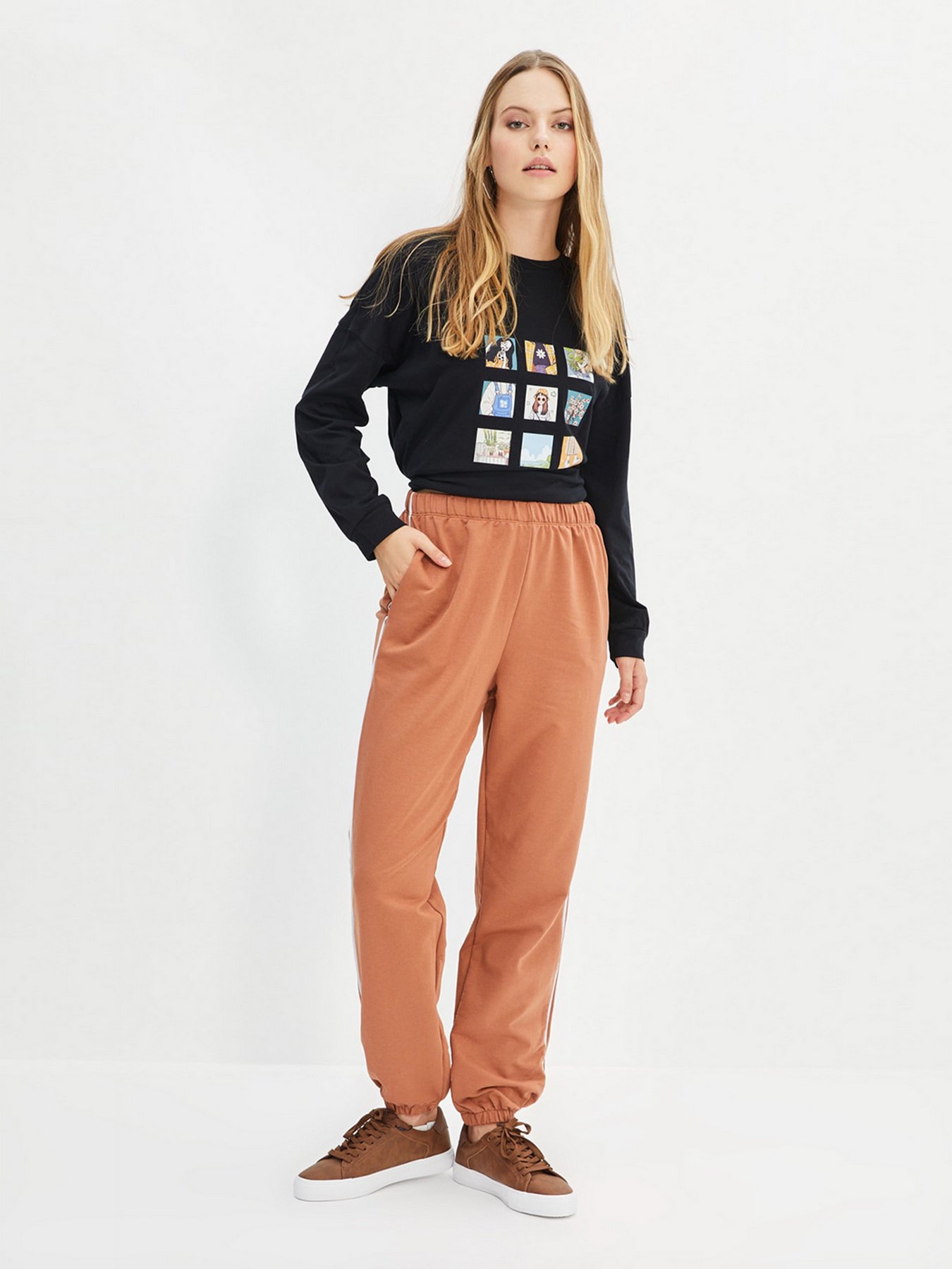 Штаны спортивные Trendyol модель TCTAW22EI0007/Kahverengi Фото