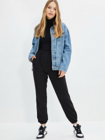 Спортивні штани Trendyol модель TCTAW22EI0007/Siyah Фото