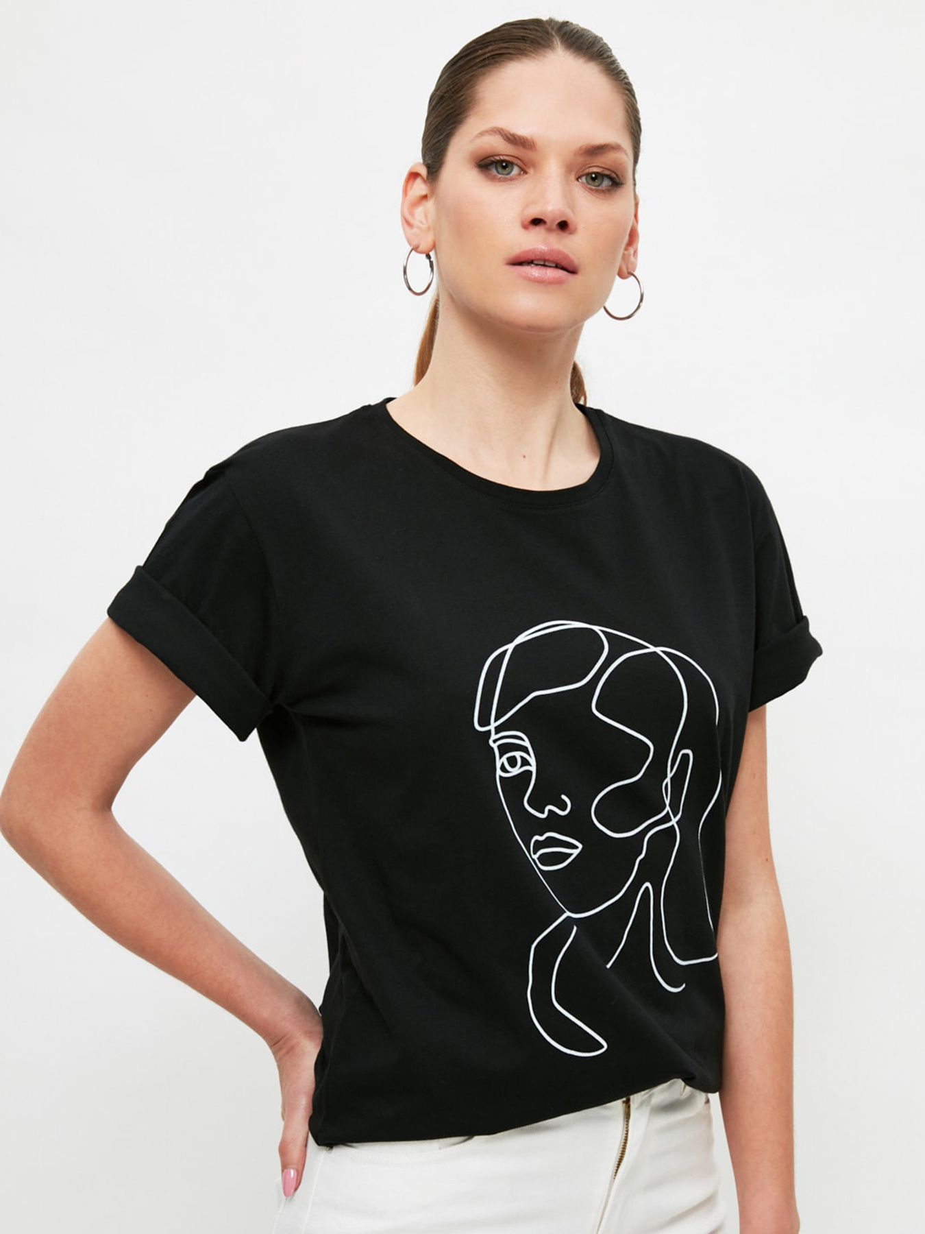 Футболка Trendyol модель TWOSS21TS3808/Siyah Футболка Trendyol модель TWOSS21TS3808/Siyah Фото