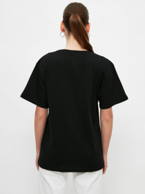 Футболка Trendyol модель TWOSS21TS3808/Siyah Футболка Trendyol модель TWOSS21TS3808/Siyah Фото