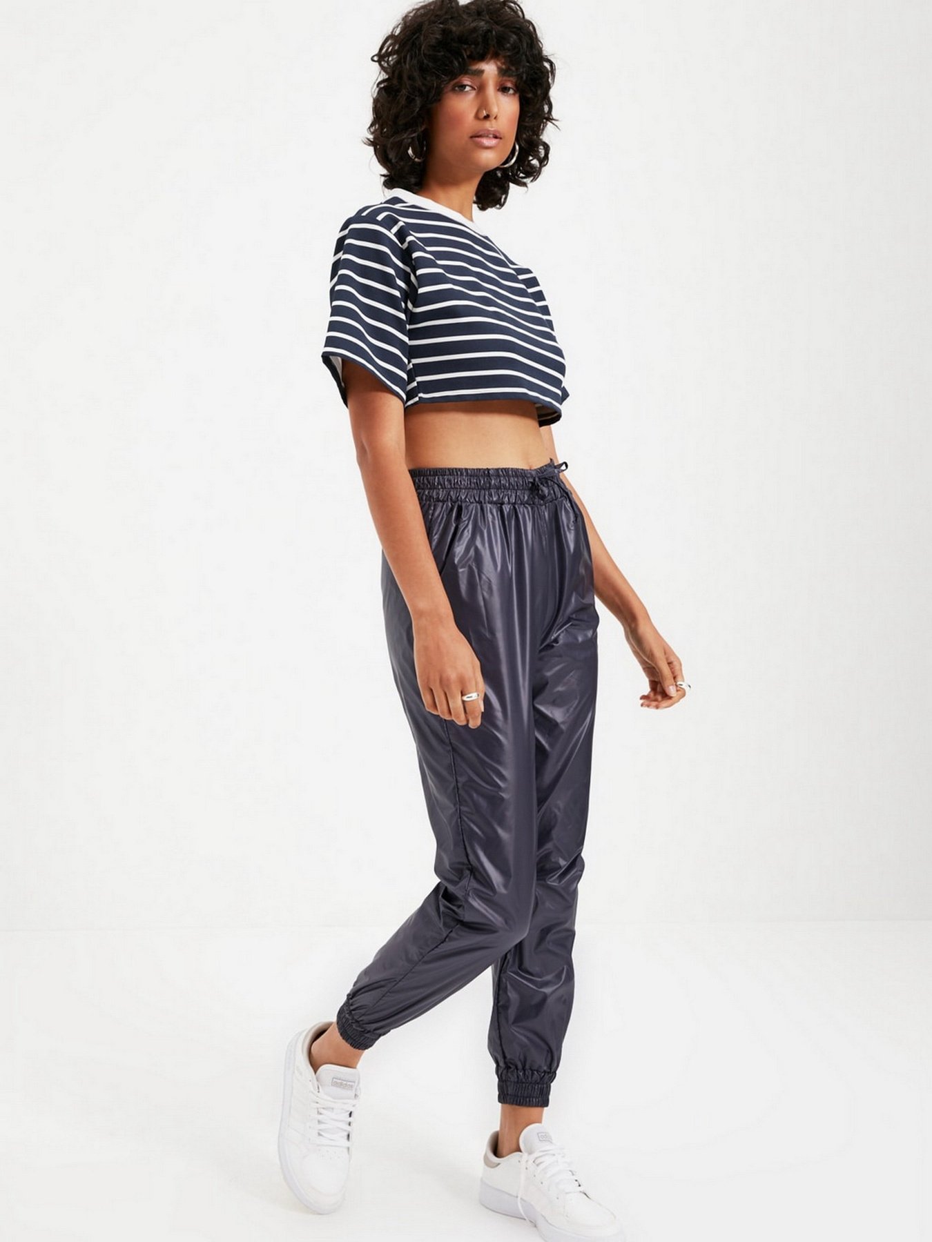 Джоггеры Trendyol модель TWOAW20EA0100/Lacivert Фото