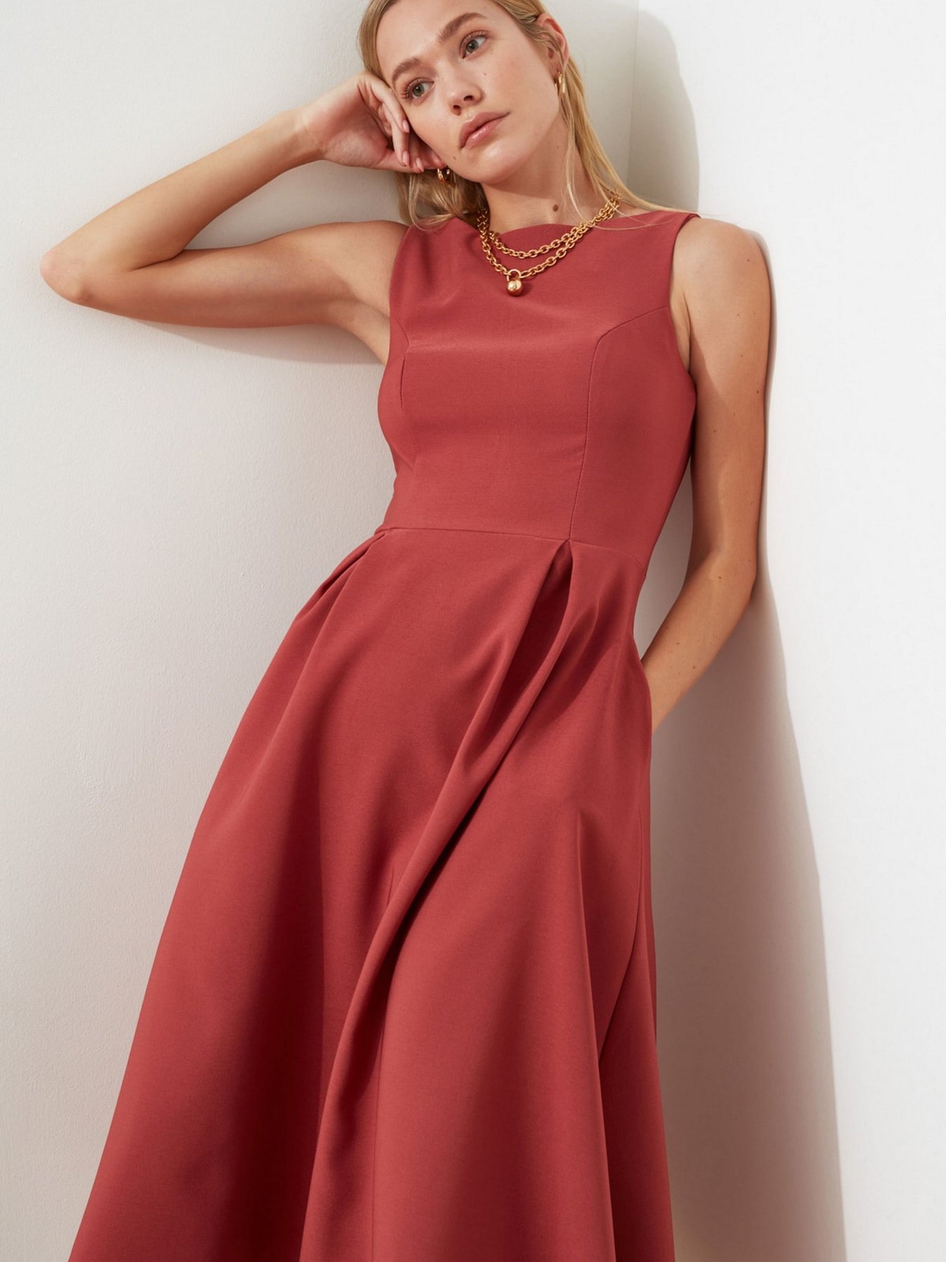 Платья Trendyol модель TWOSS20EL0980/Gul Kurusu Фото