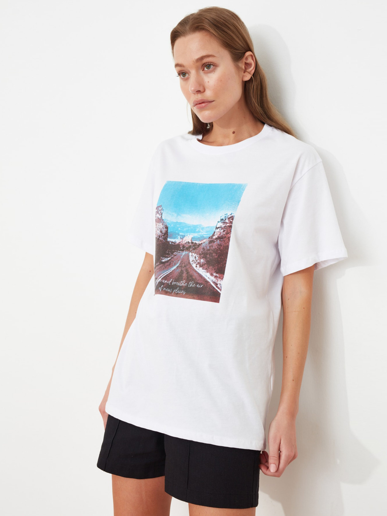 Футболка Trendyol модель TWOSS21TS1108/Beyaz Футболка Trendyol модель TWOSS21TS1108/Beyaz Фото