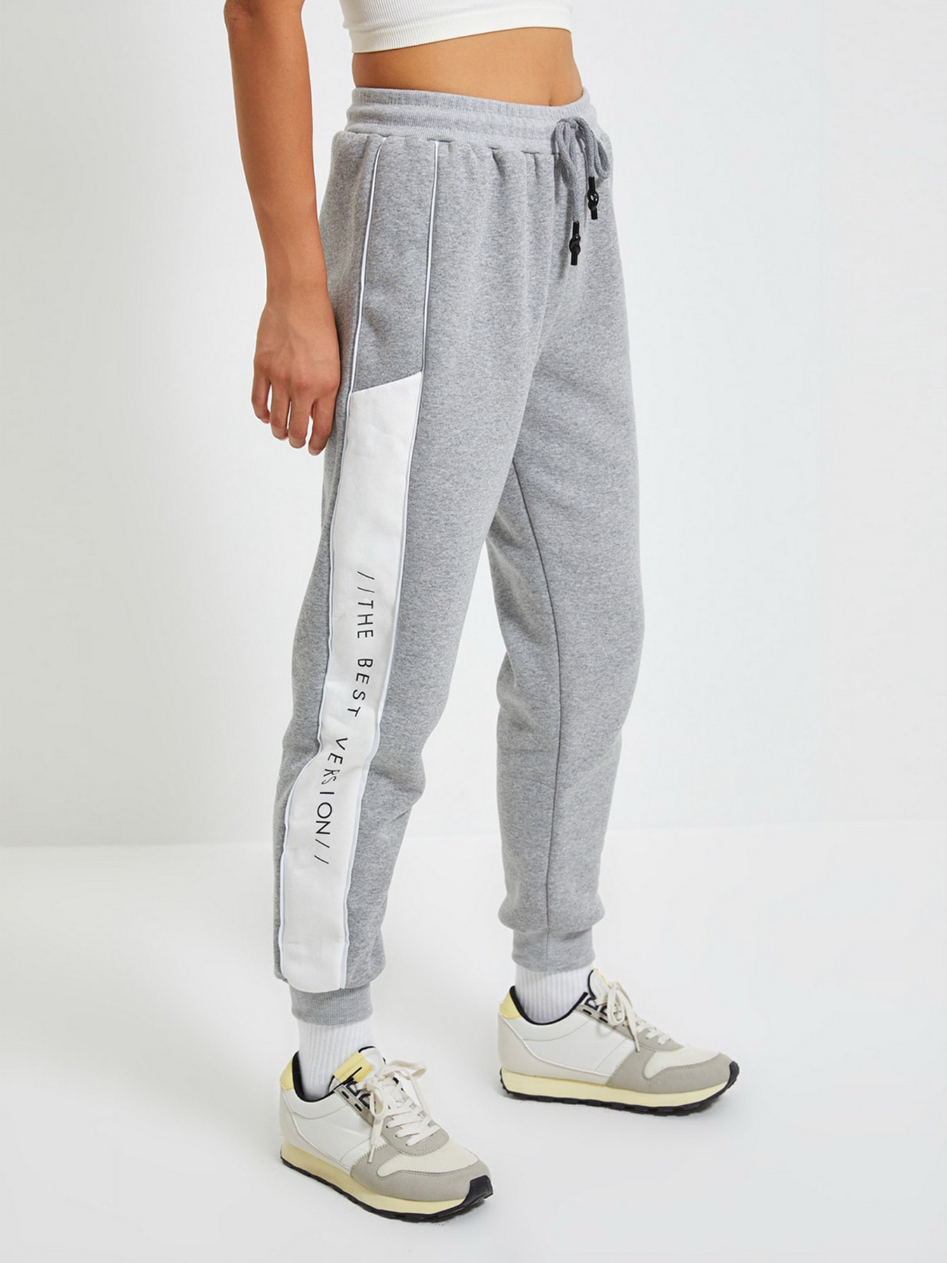 Штаны спортивные Trendyol модель TWOAW21EA0014/Gri Фото