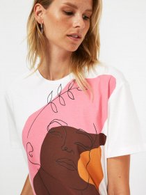 Футболки и поло Trendyol модель TWOSS21TS3937/Ekru Футболки и поло Trendyol модель TWOSS21TS3937/Ekru Фото