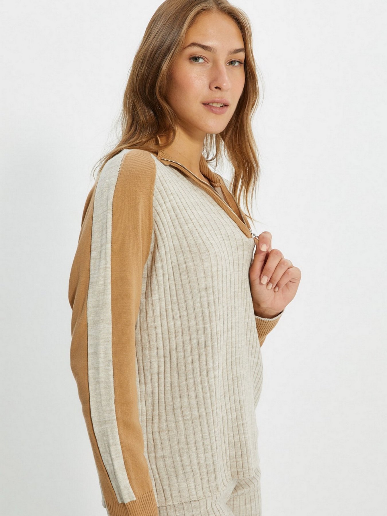 Костюм Trendyol модель TWOAW22AU0024/Bej Фото