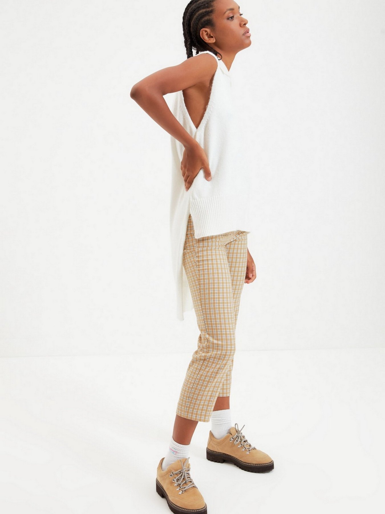 Жилет Trendyol модель TWOAW22BZ0079/Ekru Жилет Trendyol модель TWOAW22BZ0079/Ekru Фото