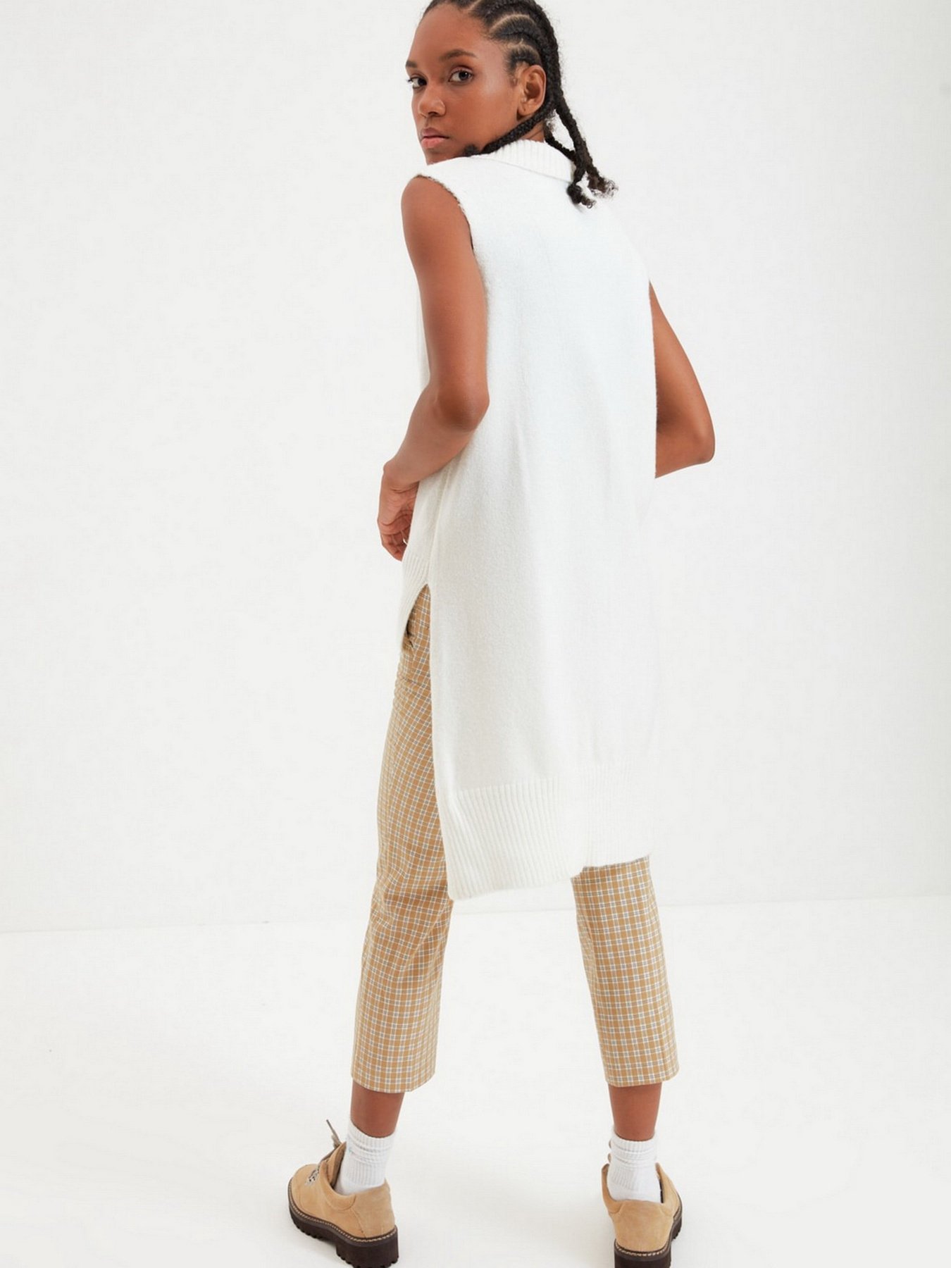 Жилет Trendyol модель TWOAW22BZ0079/Ekru Жилет Trendyol модель TWOAW22BZ0079/Ekru Фото